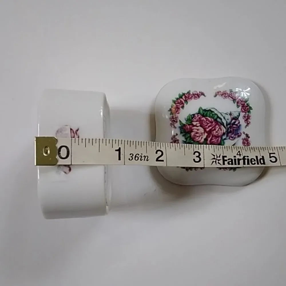 Music Box Series Fine Porcelain 1985 Heritage House